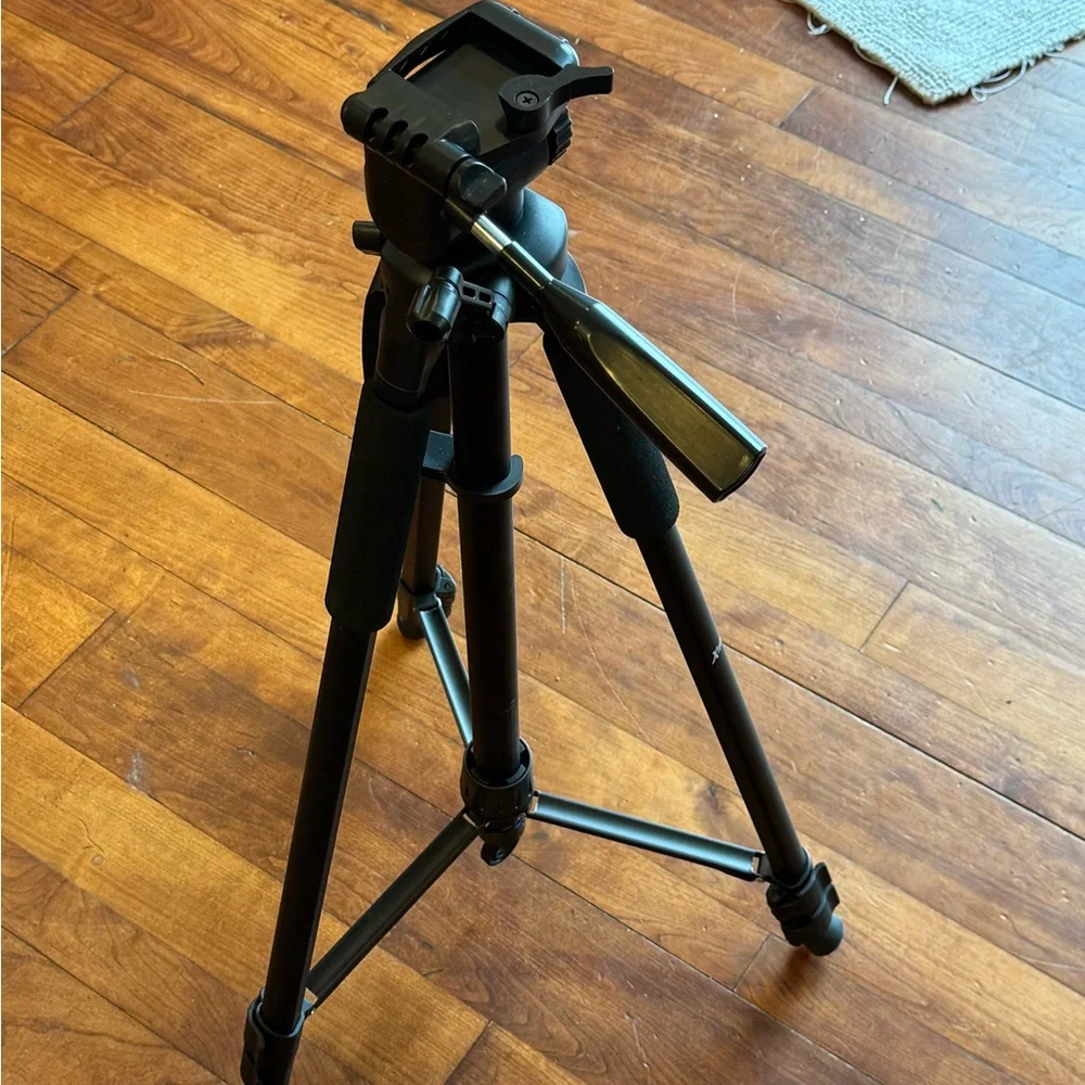 X Tech Black Tripod for Cameras - Sturdy and Adjustable